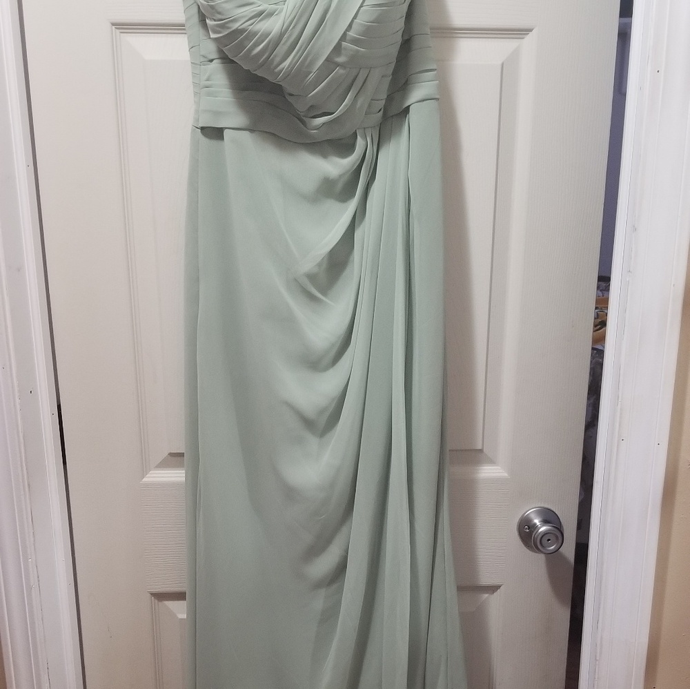 Dress - Picture 3 of 9